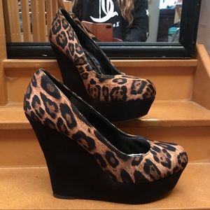 Black and leopard print Wedge heels